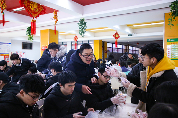 猜燈謎，鬧元宵—南京新華不一樣的元宵節(jié)