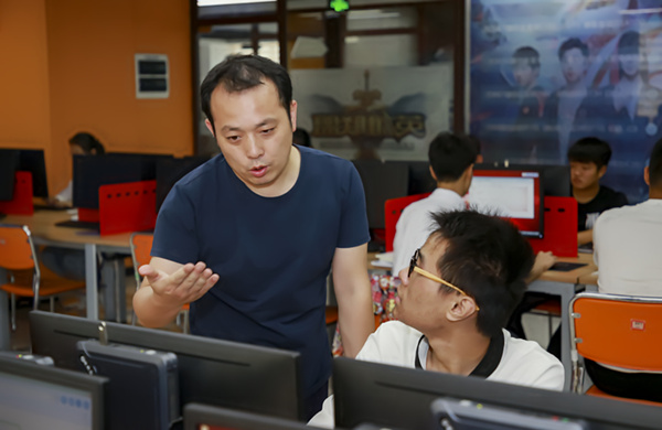 如何看待電商<a href=http://njxh.cn target=_blank class=infotextkey>專(zhuān)業(yè)</a>的發(fā)展前景？