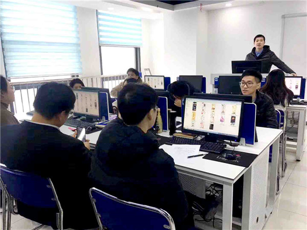 南京新華“感恩有你”平面海報設(shè)計大賽圓滿舉行！