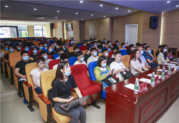 就業(yè)保障丨千企萬崗進校園，助力學(xué)子精準就業(yè)！