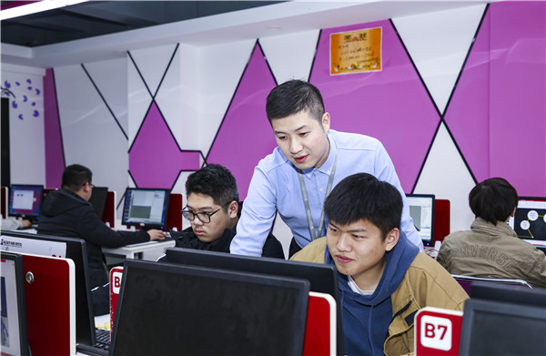 初中畢業(yè)學(xué)影視動(dòng)畫好學(xué)么，好就業(yè)么？