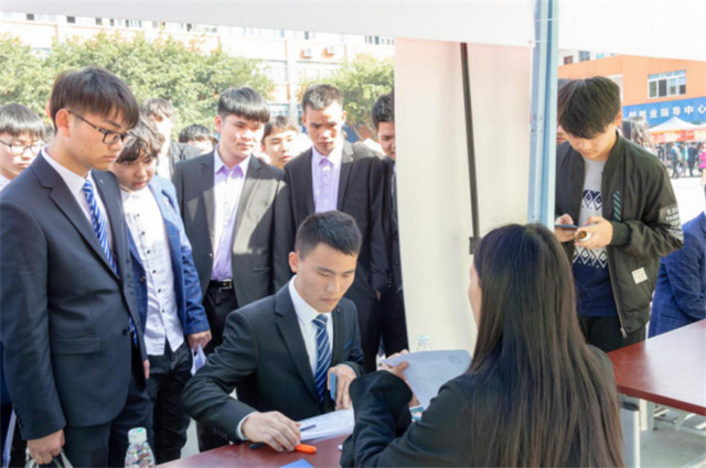 職業(yè)教育托舉新希望，如何選擇一所好學(xué)校？