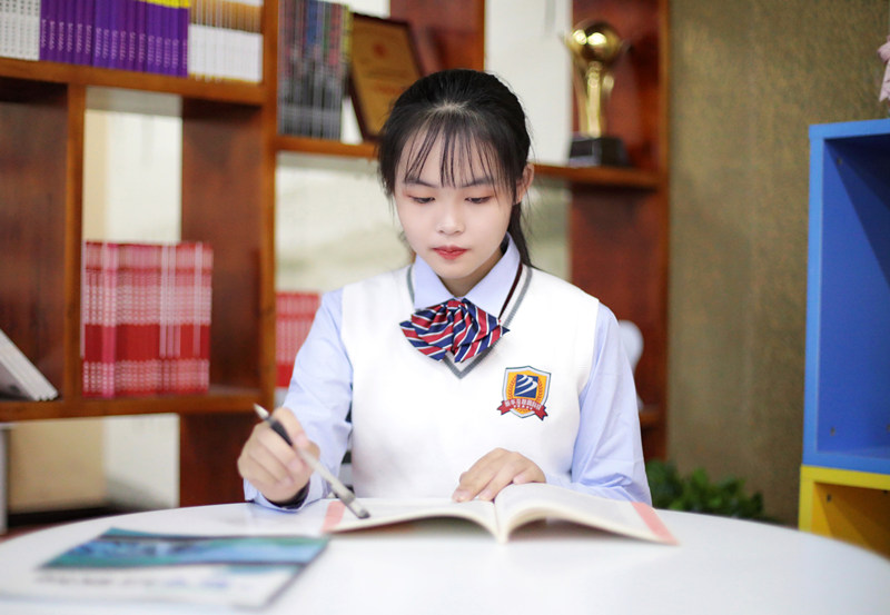 初<a href=http://njxh.cn target=_blank class=infotextkey>高中</a>女生學(xué)什么<a href=http://njxh.cn target=_blank class=infotextkey>專業(yè)</a>好？女生最吃香的互聯(lián)網(wǎng)熱門<a href=http://njxh.cn target=_blank class=infotextkey>專業(yè)</a>排名出爐！