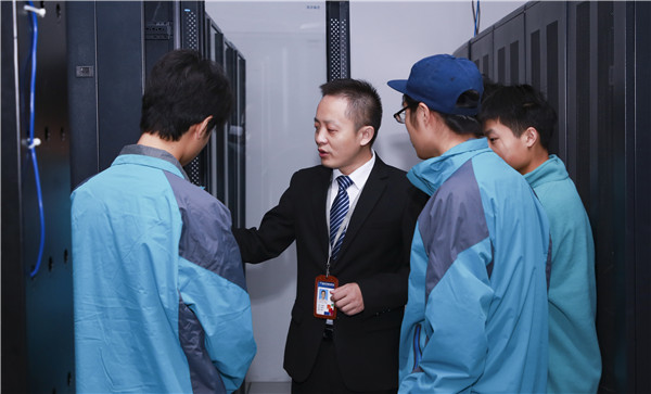 想學(xué)Linux，應(yīng)該怎么學(xué)？