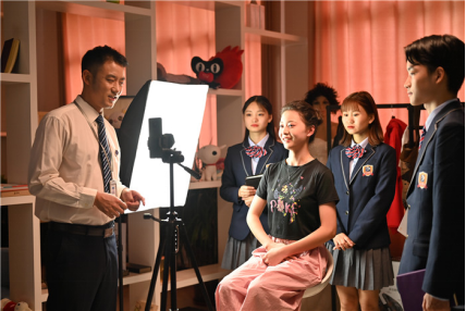 速來圍觀！知名演員直播探校，為高薪<a href=http://njxh.cn target=_blank class=infotextkey>專業(yè)</a>代言！
