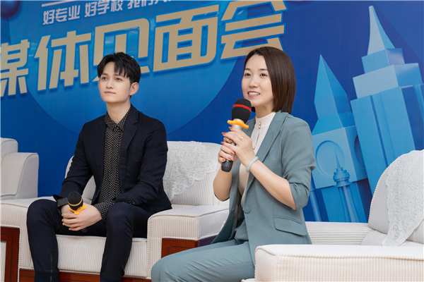 馬可來新華重拾校園生活，青春“競”是精彩！
