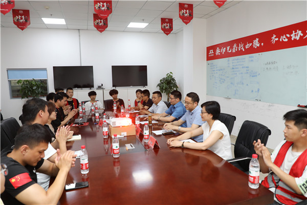 實(shí)習(xí)正當(dāng)時(shí)，慰問暖人心