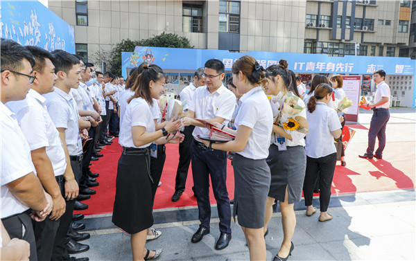 愛與責任，立德樹人丨南京新華與你一起致敬教師節(jié)