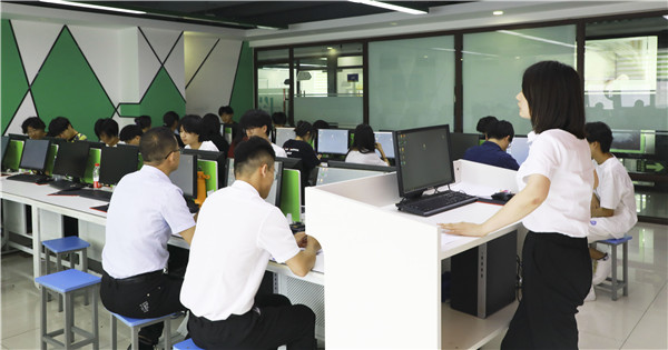南京新華結(jié)課答辯|你們的成長，我們來見證！