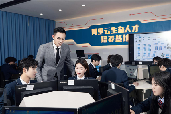 為什么新職教法引起社會(huì)熱議，新華帶你了解