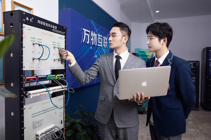 就業(yè)寒潮來襲，新華這類人才卻被市場(chǎng)熱搶！