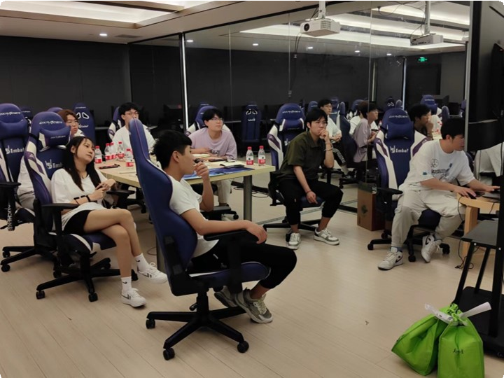 “玩轉熱愛，競無止境”|新華互聯(lián)網(wǎng)科技2022電競青訓營正式開營！