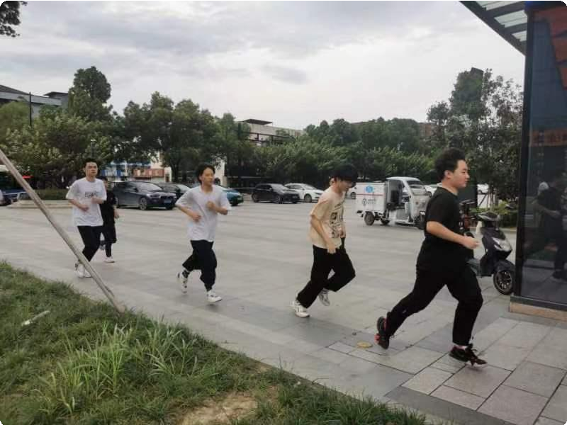 “玩轉熱愛，競無止境”|新華互聯(lián)網(wǎng)科技2022電競青訓營正式開營！