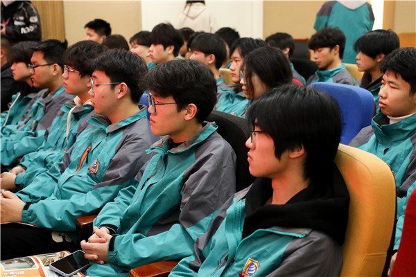 家校同心，共育英才| 南京新華3ds max階段課程結(jié)課答辯分享會暨家長見證會