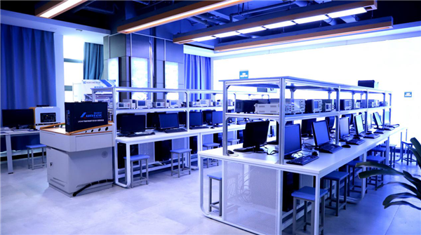 南京新華電腦專修學(xué)校智能芯片封裝與檢測新<a href=http://njxh.cn target=_blank class=infotextkey>專業(yè)</a>正式發(fā)布！