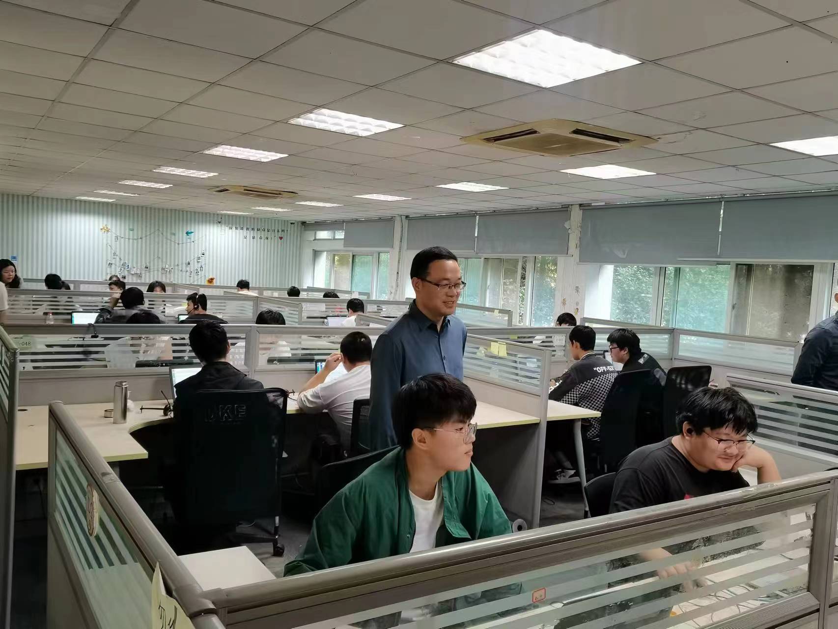 回訪企業(yè)實習學生，關懷職業(yè)成長道路