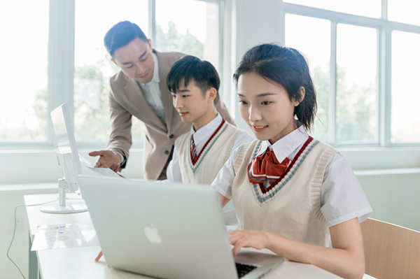 新職業(yè)“轉(zhuǎn)正”標(biāo)準(zhǔn)，互聯(lián)網(wǎng)營銷師初中畢業(yè)即可報(bào)名！