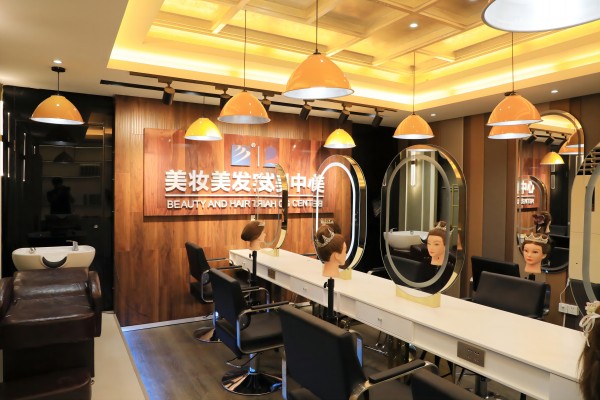 南京新華美妝專業(yè)怎么樣？就業(yè)前景好不好？